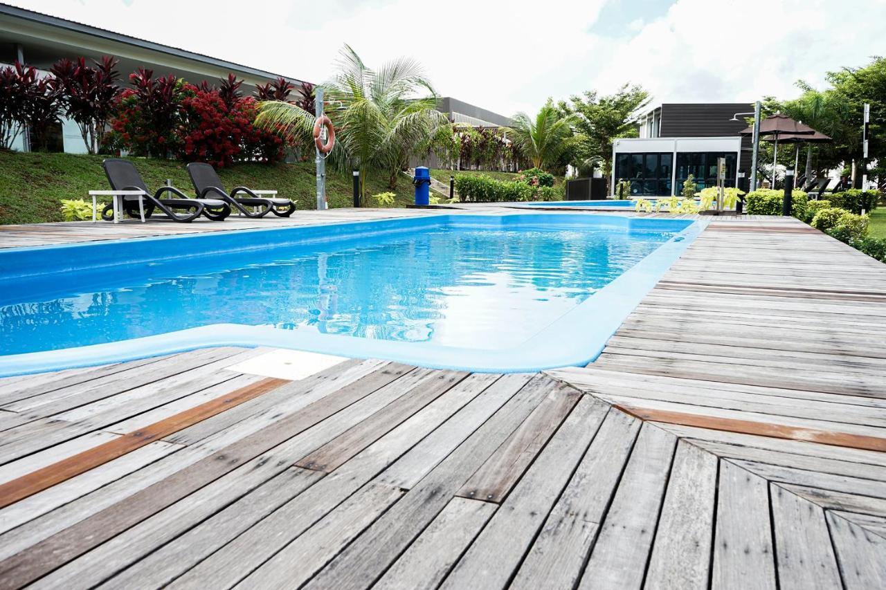 Lakeview Terrace Resort Pengerang Bagian luar foto
