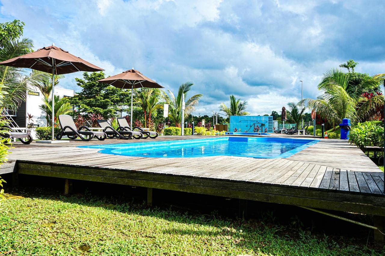 Lakeview Terrace Resort Pengerang Bagian luar foto