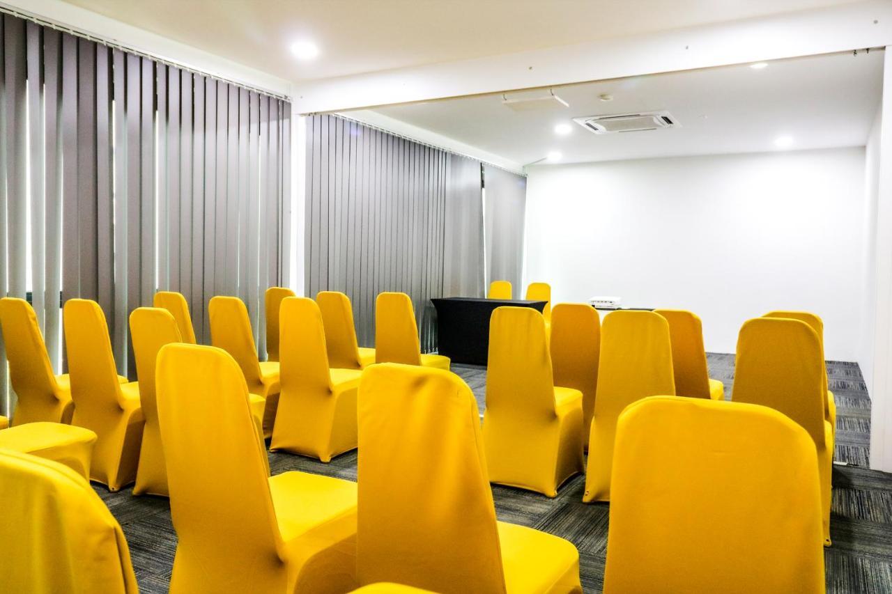 Lakeview Terrace Resort Pengerang Bagian luar foto