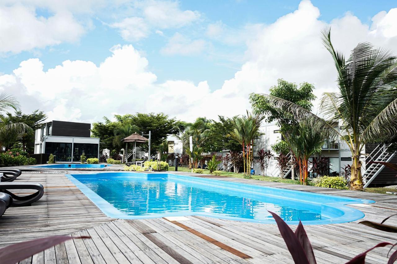 Lakeview Terrace Resort Pengerang Bagian luar foto