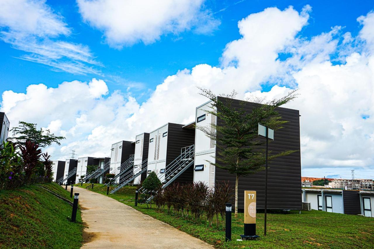 Lakeview Terrace Resort Pengerang Bagian luar foto