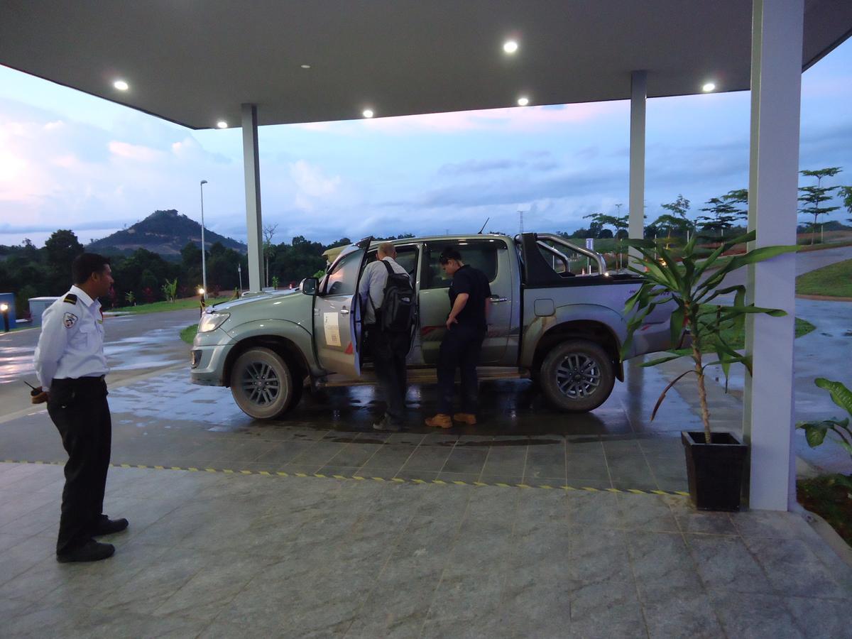 Lakeview Terrace Resort Pengerang Bagian luar foto