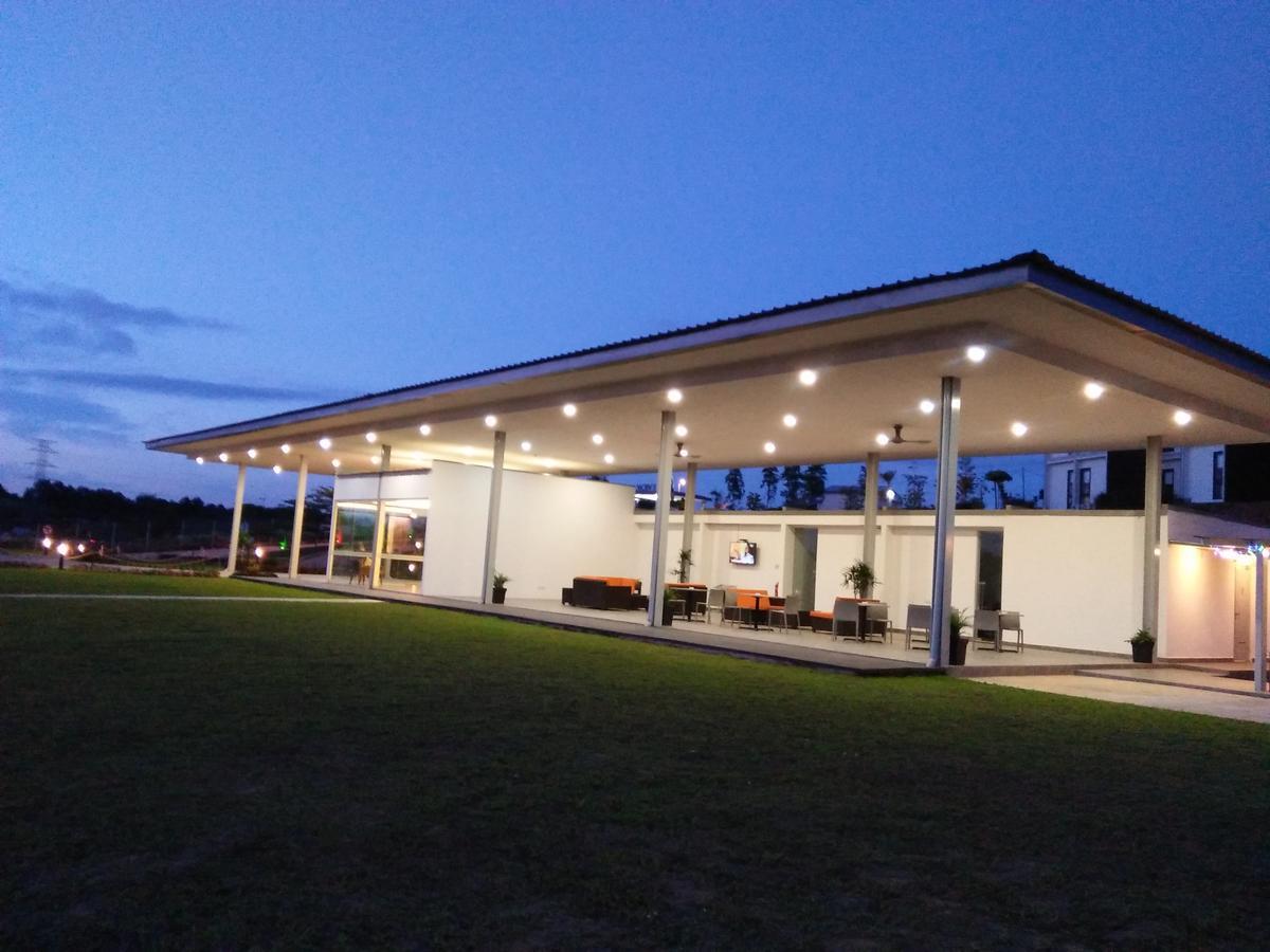 Lakeview Terrace Resort Pengerang Bagian luar foto