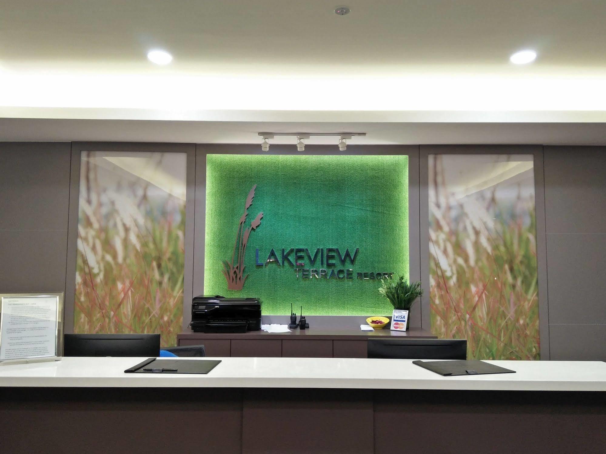 Lakeview Terrace Resort Pengerang Bagian luar foto