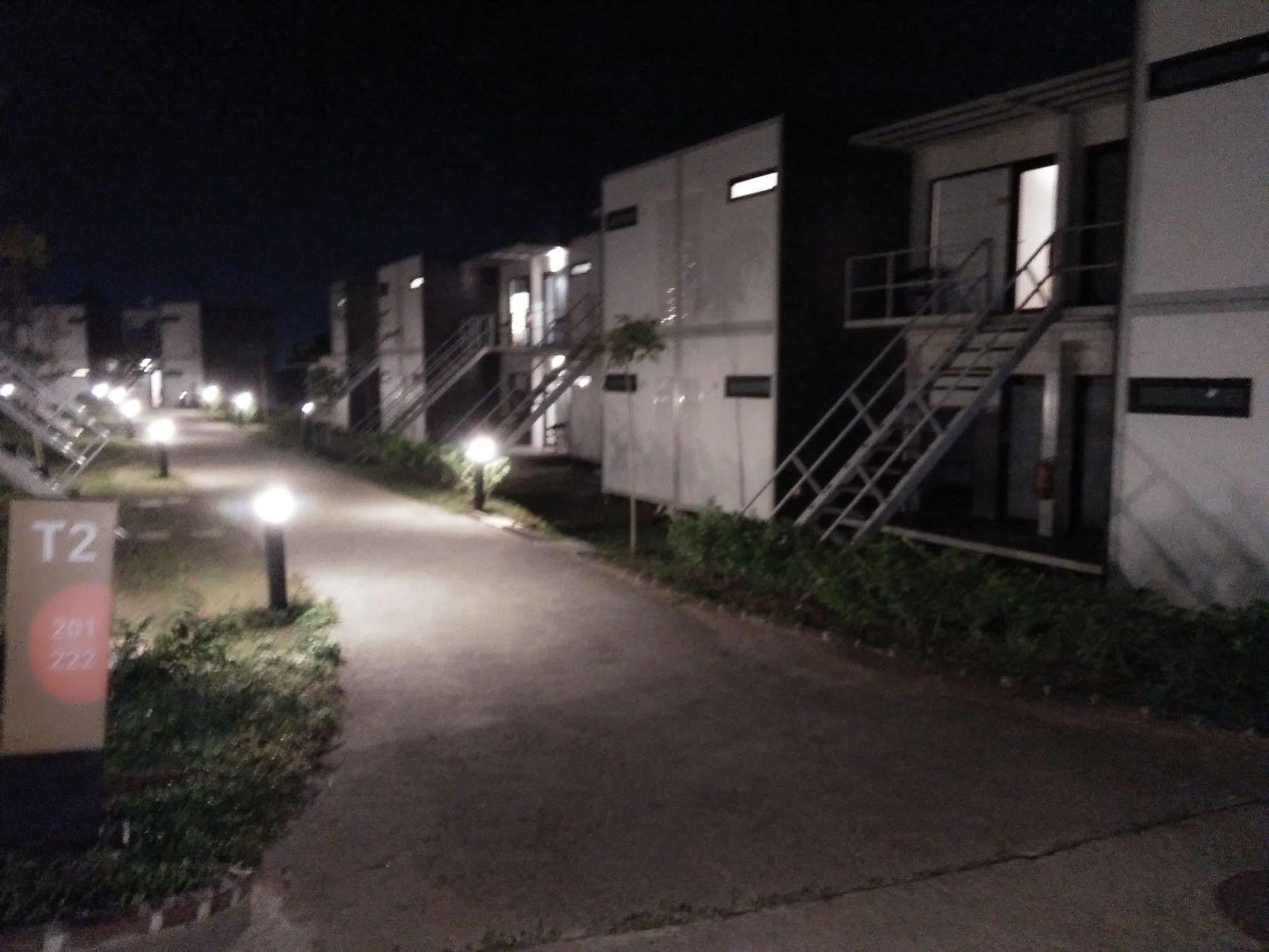 Lakeview Terrace Resort Pengerang Bagian luar foto